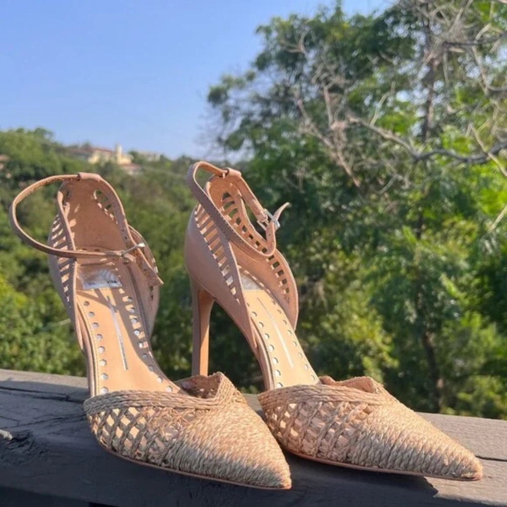 Elegant Beige Heels with Woven Design
